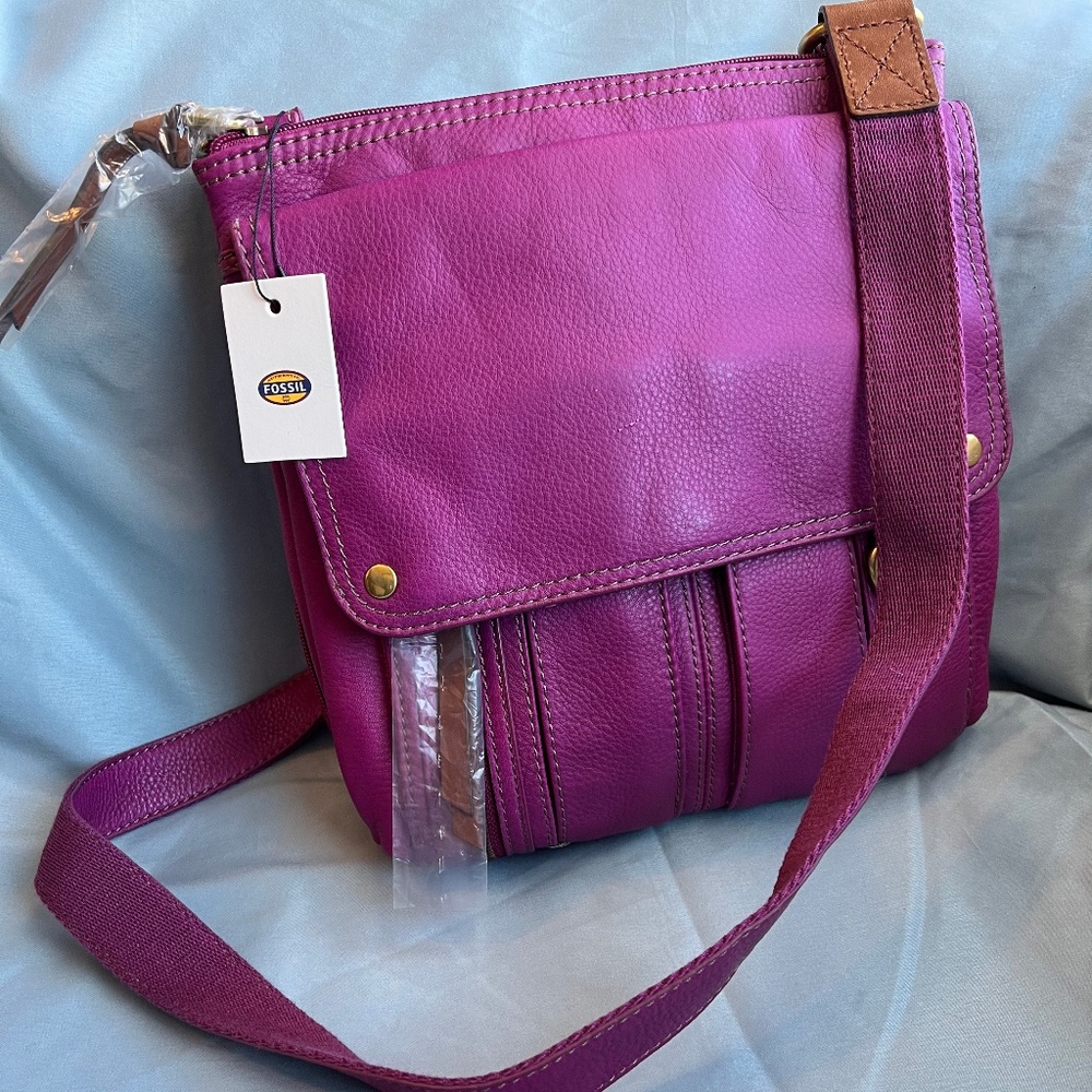 Fossil Morgan Traveler Bag in Fuchsia